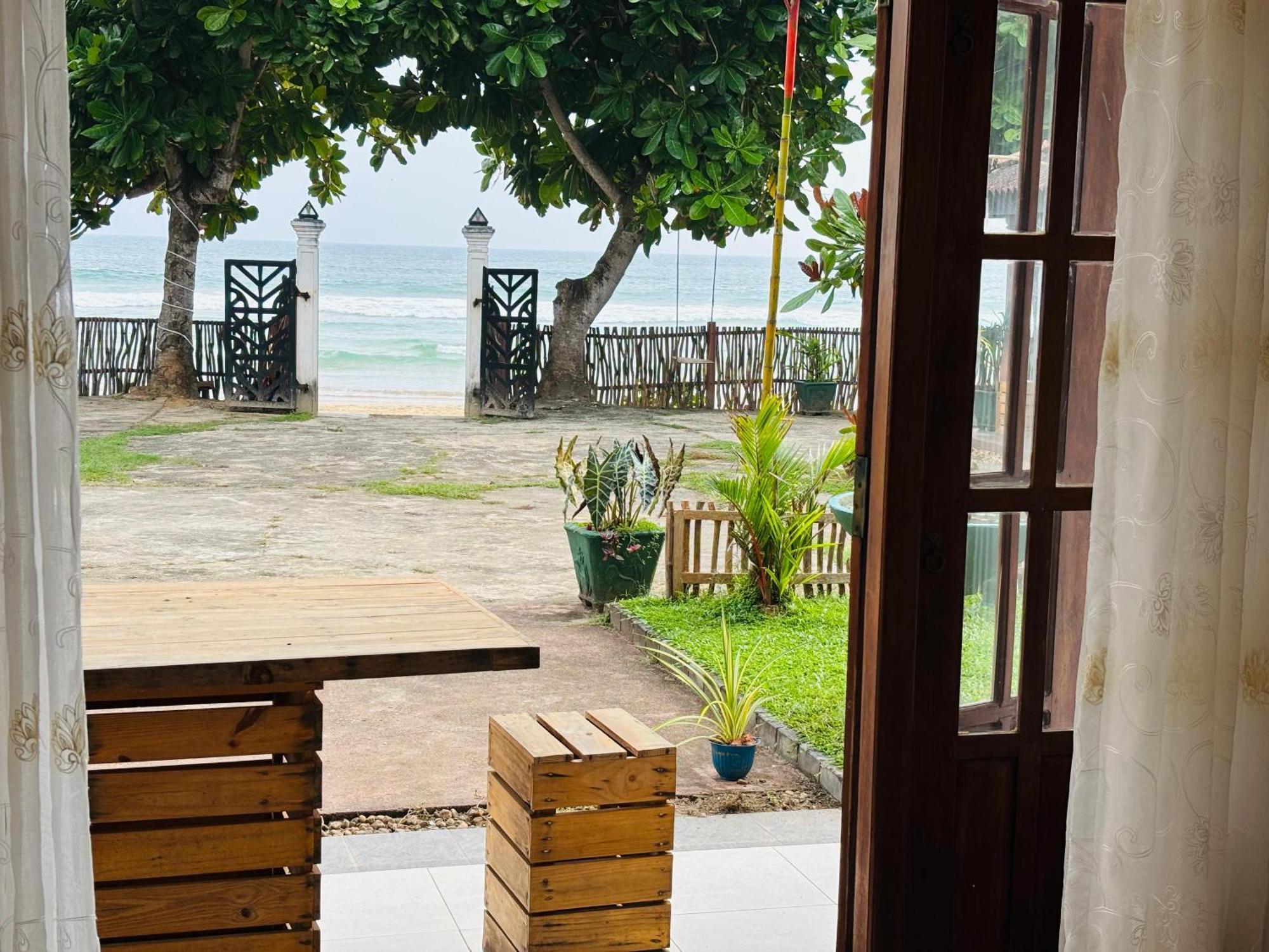 Balance Beach Resort Dikwella Sur Habitación foto