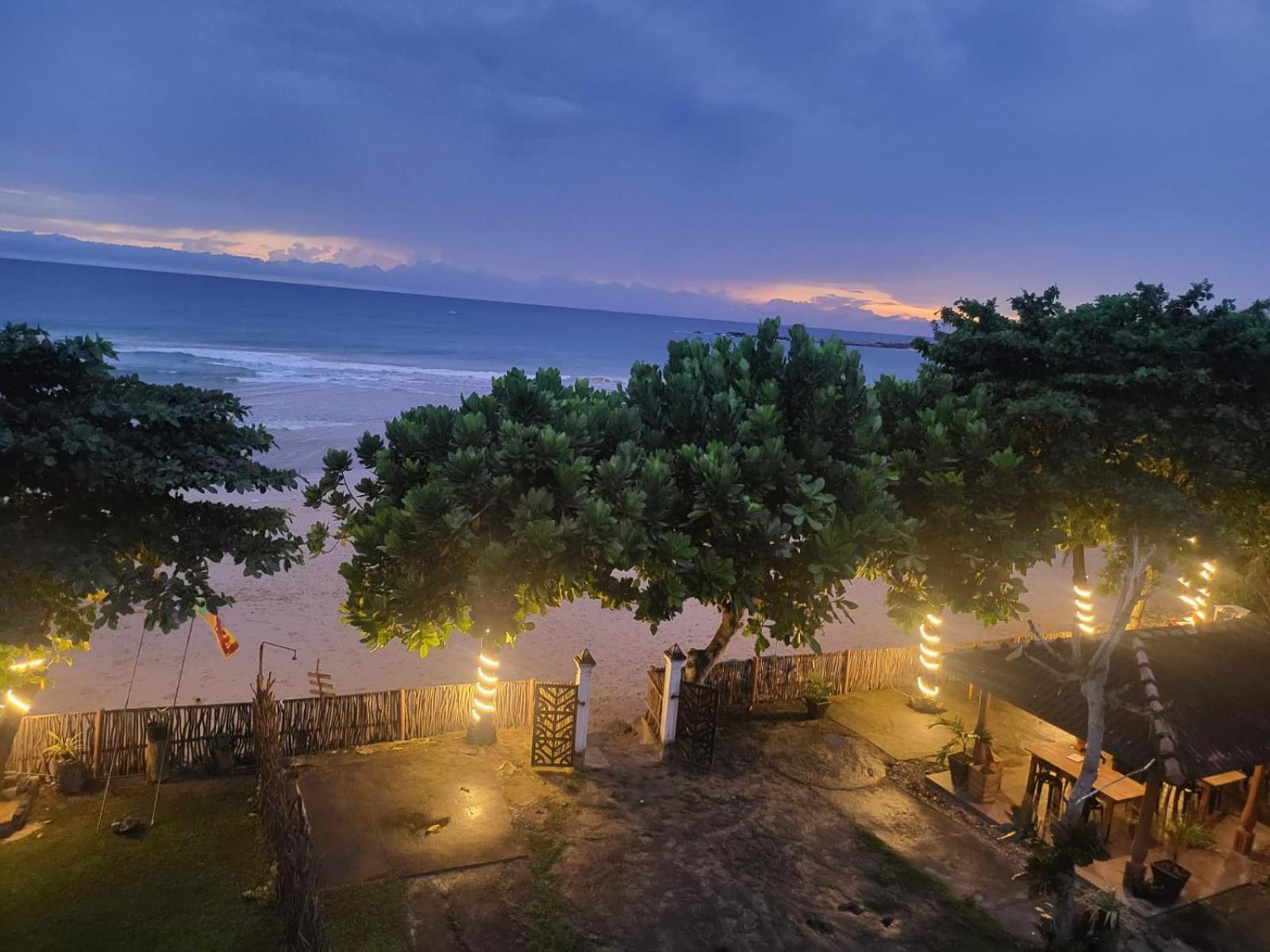 Balance Beach Resort Dikwella Sur Exterior foto
